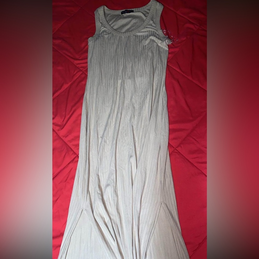 Elegant Cream Sleeveless Maxi Dress